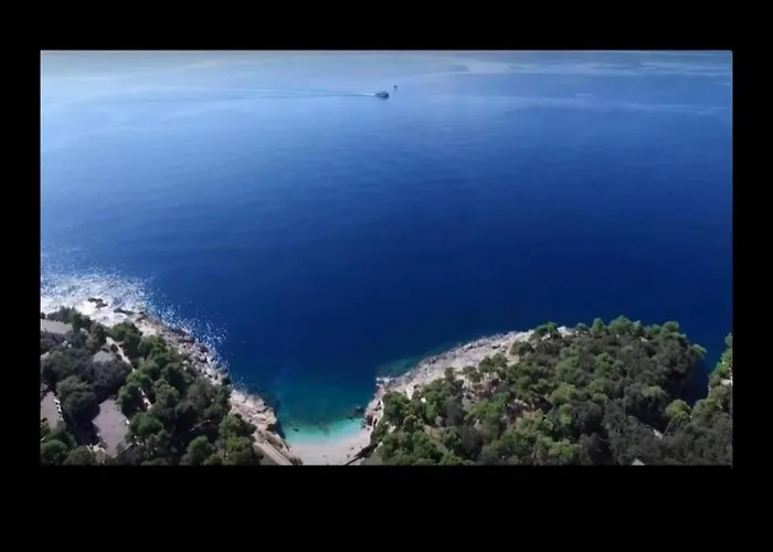 On With Pool And Sea View Appartement Murter