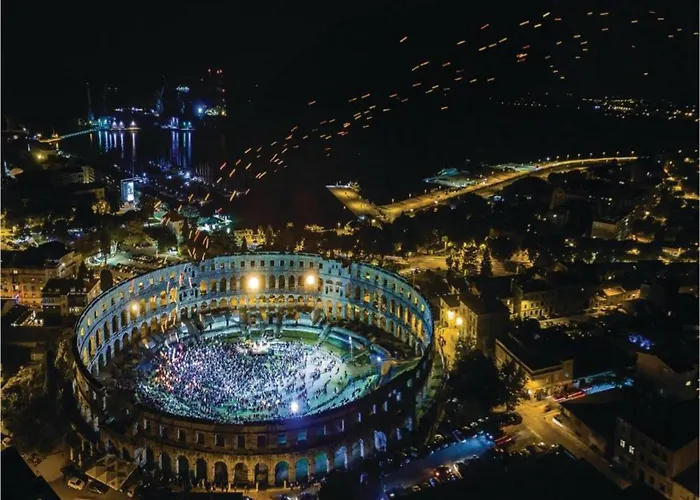 On With Pool And Sea View *