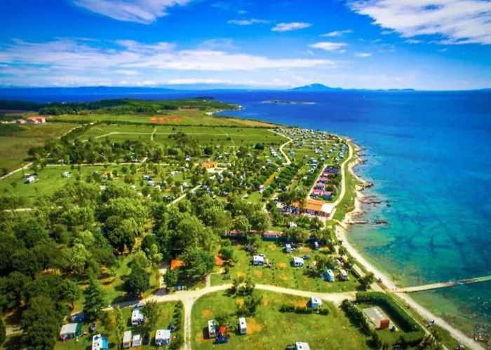 Apartman On With Pool And Sea View *