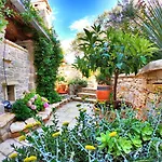 Апартаменты On With Pool And Sea View *