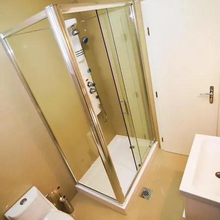 On With Pool And Sea View Appartamento Murter