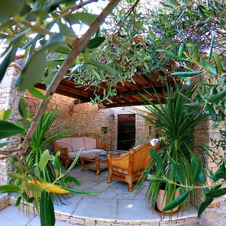 Appartamento On With Pool And Sea View *