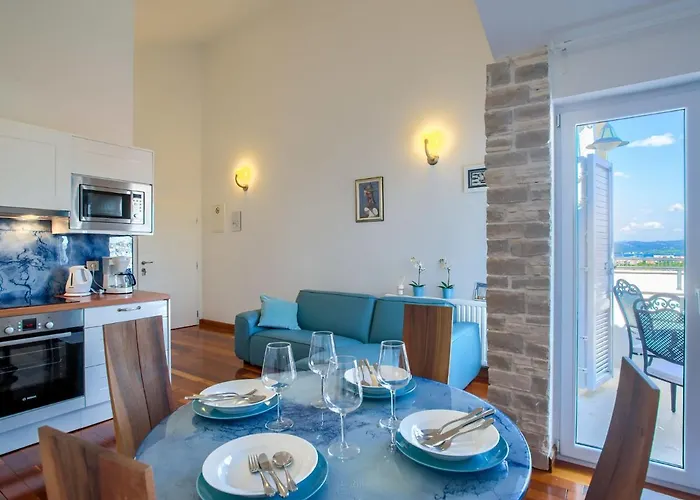 On With Pool And Sea View דירה